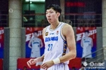 攻守兼备！周琦半场4中3拿到9分9板1断1帽 正负值+14最高